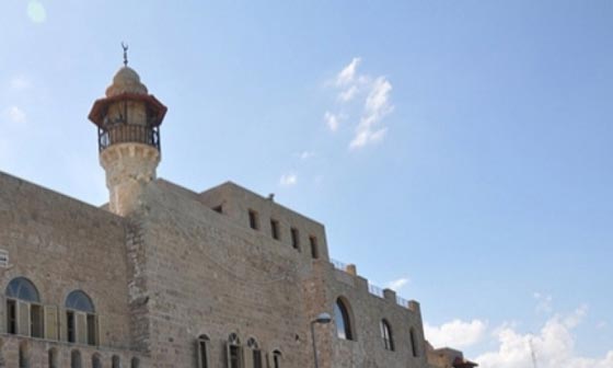 مستوطنون يهود يرفعون دعوى ضد رفع الآذان في يافا صورة رقم 1