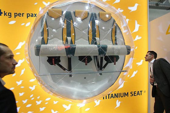 لهذا السبب تم تصنيع مقاعد خفيفة لطيفة لاستخدامها في الطائرات صورة رقم 6