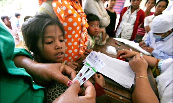 بلدة كمبودية جميع سكانها مصابون بمرض الايدز! صورة رقم 1