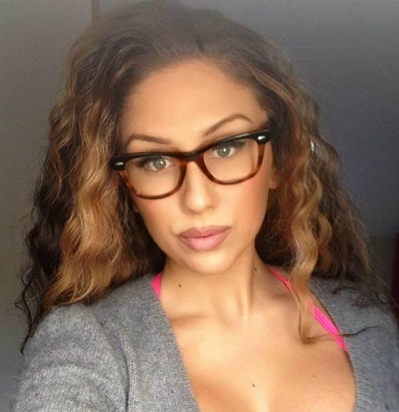 صور شقراء فرنسية وراء فضائح مخلة بالاداب مع لاعبي كرة القدم العالميين صورة رقم 7