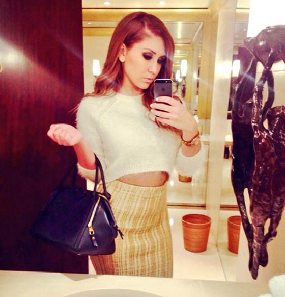 صور شقراء فرنسية وراء فضائح مخلة بالاداب مع لاعبي كرة القدم العالميين صورة رقم 10