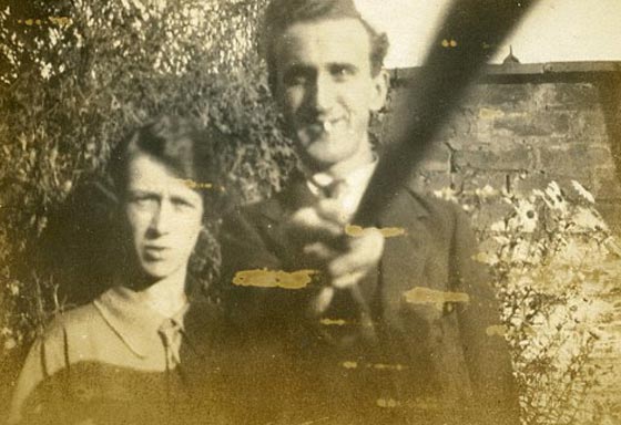 صورة قديمة تثبت ان عصا السيلفي اختراع قديم.. وليس جديدا صورة رقم 1