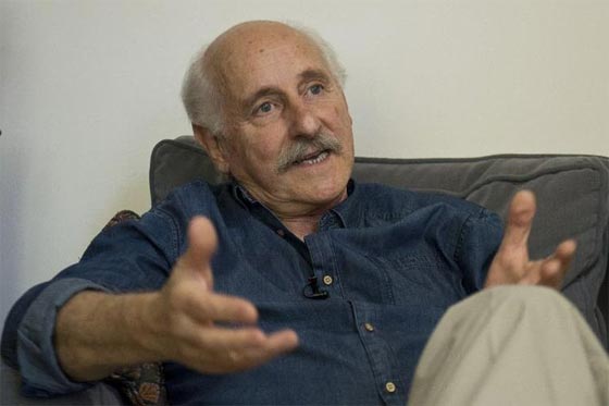 4646 يوما في السجن مدونة على ورق السجائر صورة رقم 4