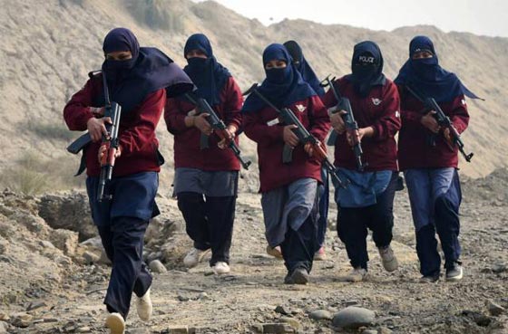 بالصور.. الشرطة الباكستانية تدرب وحدة كوماندو نسائية صورة رقم 1
