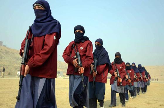 بالصور.. الشرطة الباكستانية تدرب وحدة كوماندو نسائية صورة رقم 3