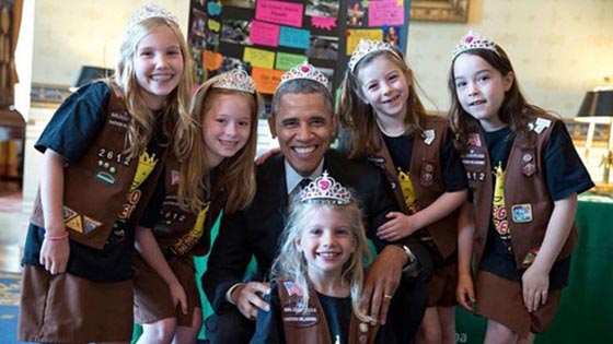 بالصور.. الرئيس اوباما ينال تاج الطفولة صورة رقم 1
