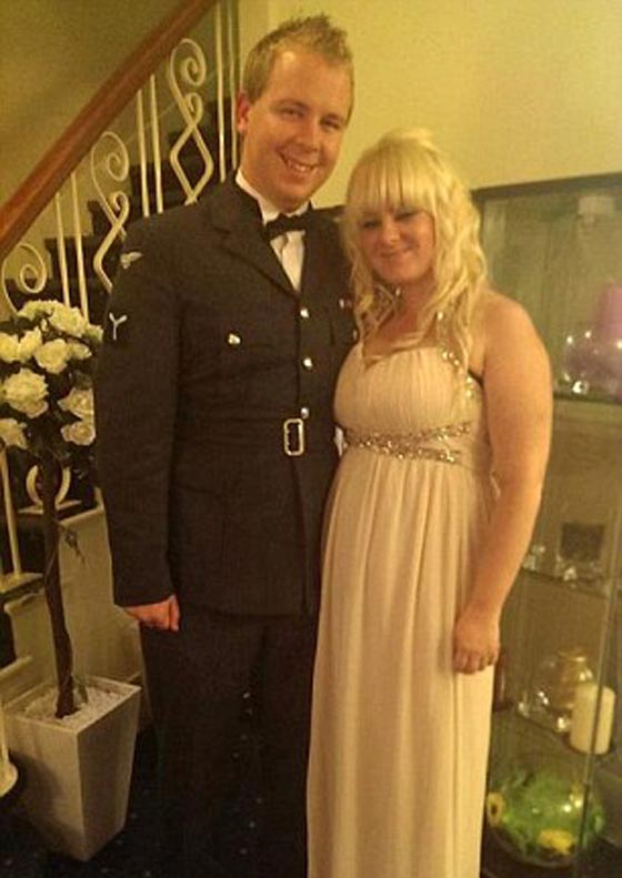 بالصور.. سرطان اللسان يقتل شابة بريطانية بعد 12 ساعة من زواجها صورة رقم 2