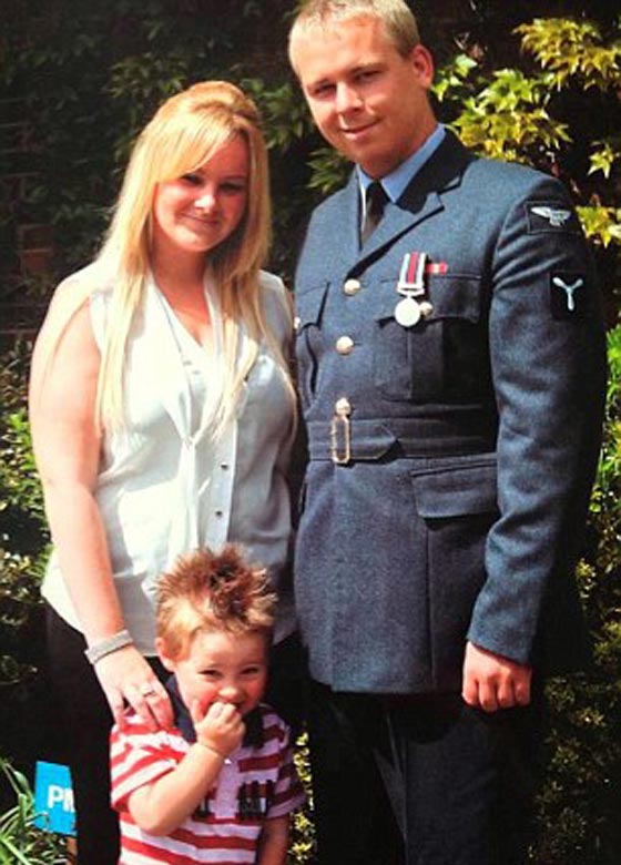 بالصور.. سرطان اللسان يقتل شابة بريطانية بعد 12 ساعة من زواجها صورة رقم 1