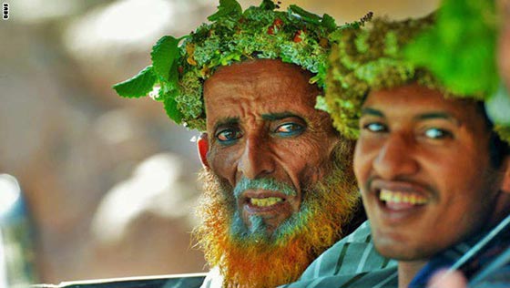 بالصور.. سعوديون يعيشون على الطبيعة البكر.. تحاصرهم السباع والذئاب صورة رقم 3