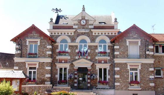 بلدة فرنسية تضيق بجثة طفلة غجرية وترفض دفنها في ترابها صورة رقم 1