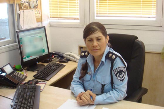 رفع الطيبي للعلم الفلسطيني في الاقصى يغضب شرطة اسرائيل صورة رقم 1