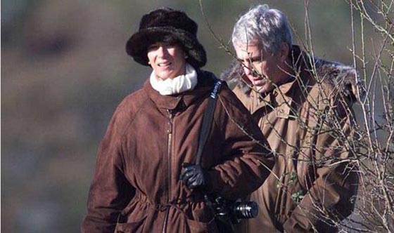 بالصور.. تفاصيل فضيحة الأمير أندرو النوعية مع قاصر صورة رقم 4 بالصور.. تفاصيل فضيحة الأمير أندرو النوعية مع قاصر صورة رقم 4