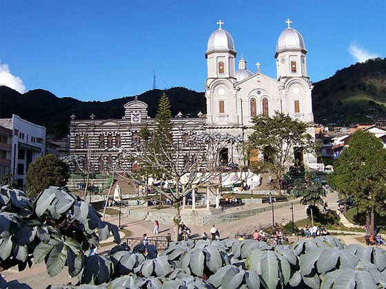 قرية كولومبية يعاني جميع شبابها من مرض التيه (الخرف) صورة رقم 1