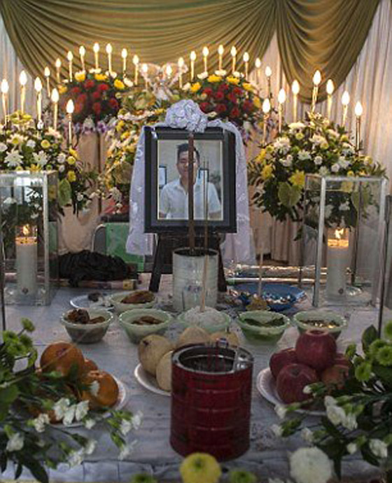 سيلفي والموت أمامي.. آخر صورة لركاب الماليزية قبل تحطمها  صورة رقم 8