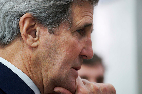 بالصور.. جون كيري يتعرض لحادث سير في الهند  صورة رقم 4