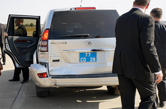 بالصور.. جون كيري يتعرض لحادث سير في الهند  صورة رقم 2