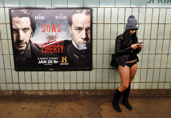 بالصور.. في المترو بدون سراويل من ميلانو الى المكسيك صورة رقم 8