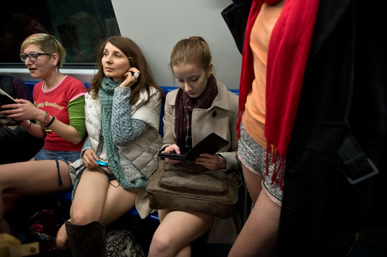 بالصور.. في المترو بدون سراويل من ميلانو الى المكسيك صورة رقم 10