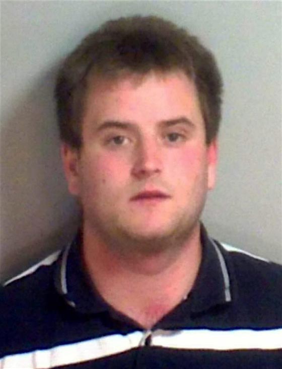 اب يرسل طفلته الى الحضانة بعلبة مخدرات بدل الزوادة صورة رقم 2