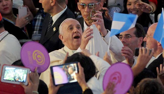 بالصور.. زيارة البابا فرنسيس للفلبين في أجواء عاصفة صورة رقم 5