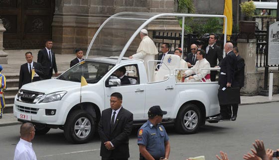 بالصور.. زيارة البابا فرنسيس للفلبين في أجواء عاصفة صورة رقم 6