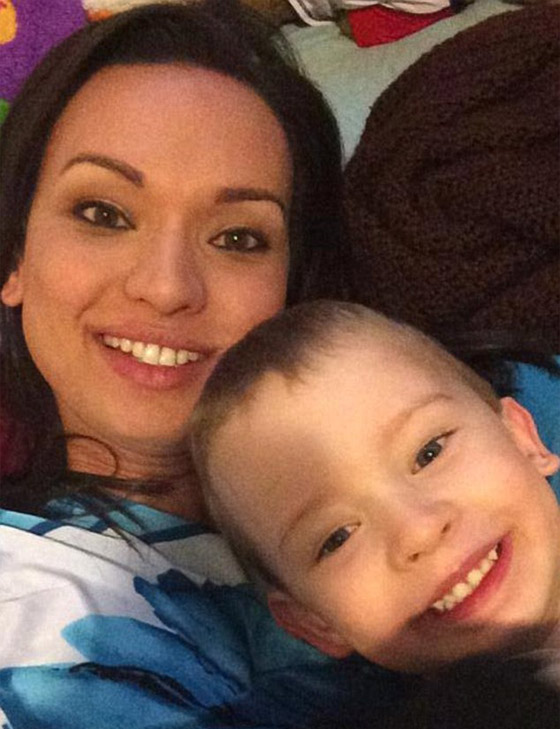  صور اسرة محولة نوعها: الاب قام بالحمل وانجاب طفلين! صورة رقم 3