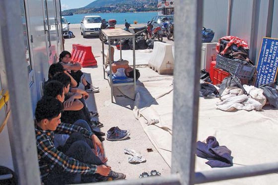  فريق تلفزيوني يقوم بتهريب طفل سوري الى السويد ويثير الغضب صورة رقم 3