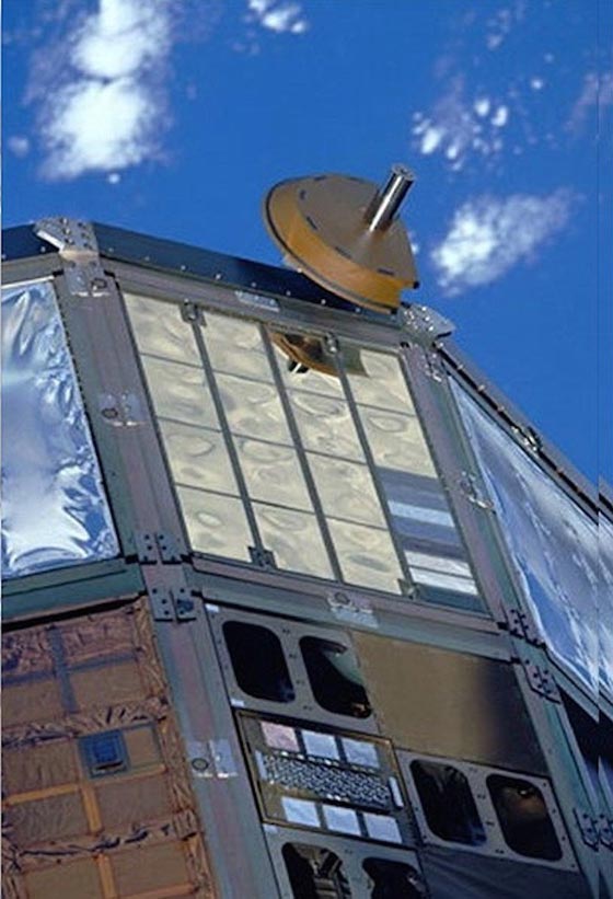 في مزاد علني.. ناسا تعرض صفائح ذهبية تم التقاطها من الفضاء صورة رقم 2