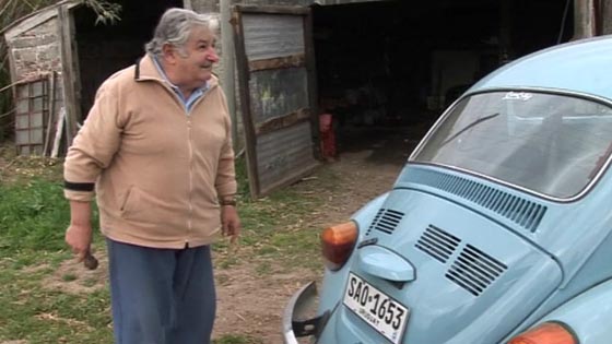 مفاجأة مدهشة.. مواطن يكتشف ان من اوصله في سياراته هو رئيس بلاده!! صورة رقم 5