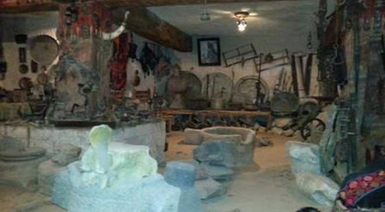 كشفتها هدى.. ظهور آثار تاريخية قديمة في غزة صورة رقم 1