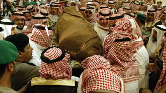 حياة الملك عبدالله الأكثر شعبية والقريب الى الناس في 40 صورة صورة رقم 18