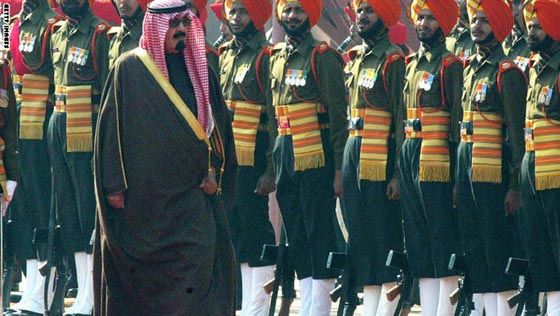 حياة الملك عبدالله الأكثر شعبية والقريب الى الناس في 40 صورة صورة رقم 24