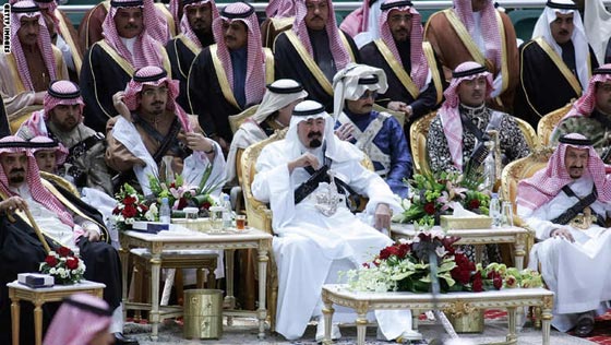 حياة الملك عبدالله الأكثر شعبية والقريب الى الناس في 40 صورة صورة رقم 25