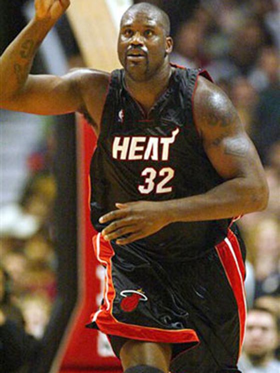 لاعب كرة سلة أمريكي محترف يصبح شرطيا بدون أجر صورة رقم 4