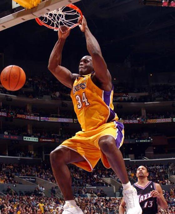 لاعب كرة سلة أمريكي محترف يصبح شرطيا بدون أجر صورة رقم 2