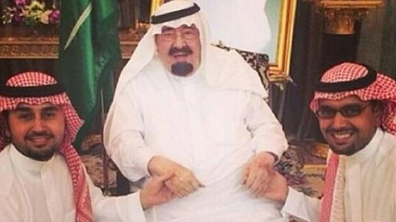 بالصور.. الملك عبدالله يودع أحفاده بصور سيلفي مميزة قبل رحيله صورة رقم 9