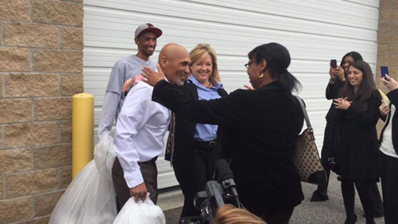 امريكي برئ يقضي اربعين عاما في السجن!! صورة رقم 1