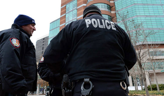 تقطيع الرؤوس.. طريقة ام امريكية لايقاف ابنائها عن البكاء المتواصل!! صورة رقم 1