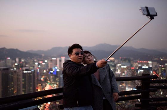 تغريدة ضد السيلفي والنساء تثير موجة كبيرة من الجدل في اندونيسيا صورة رقم 2