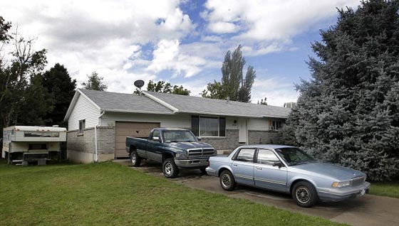 بالصور.. عائلة من 5 انفار تنتحر بكاملها خوفا من نهاية العالم صورة رقم 4