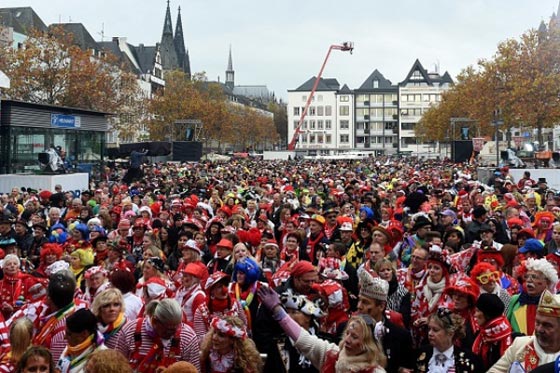  المانيا تمنع تكريم ضحايا شارلي ايبدو في كرنفال كولونيا صورة رقم 1