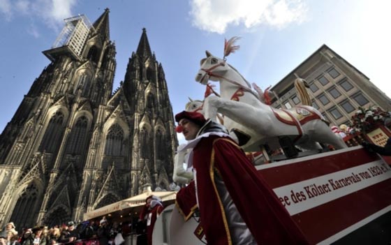  المانيا تمنع تكريم ضحايا شارلي ايبدو في كرنفال كولونيا صورة رقم 11