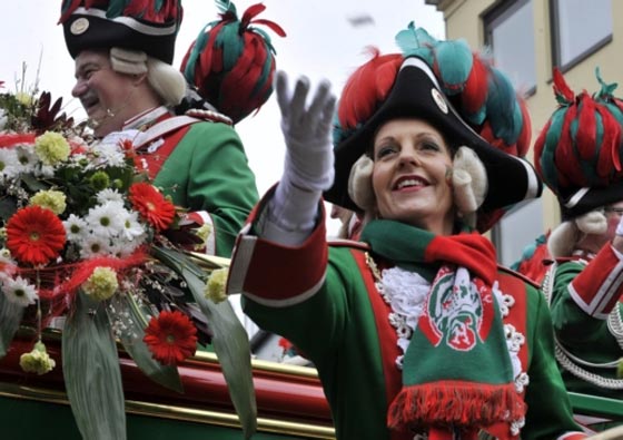  المانيا تمنع تكريم ضحايا شارلي ايبدو في كرنفال كولونيا صورة رقم 14