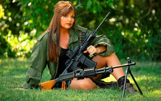 تاجرة سلاح تعادي المسلمين: انا الكافرة التي حذركم إمامكم منها! صورة رقم 1