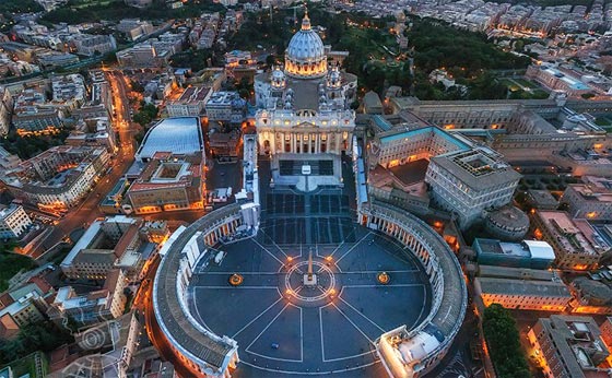 الفاتيكان يقدم للمشردين خدمة الاستحمام والحلاقة مجانا صورة رقم 2