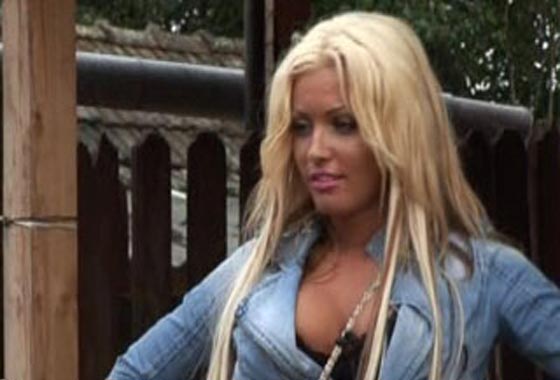  روماني ينتحر شنقا بعد مشاهدة صور ابنته في بلاي بوي! صورة رقم 2