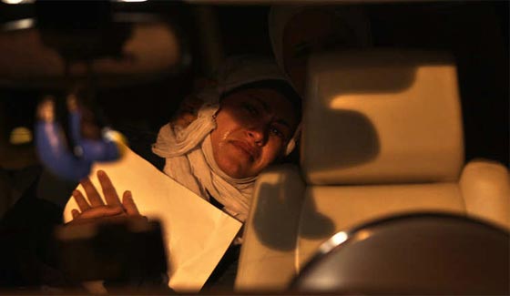 بالصور.. زوجة الطيار الأردني الأسير لدى داعش لا تتوقف عن البكاء صورة رقم 2