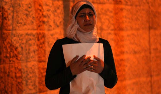 بالصور.. زوجة الطيار الأردني الأسير لدى داعش لا تتوقف عن البكاء صورة رقم 4