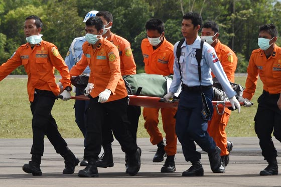 الطفلة لطفية حميد.. اولى ضحايا كارثة طيران آسيا 8501 صورة رقم 13