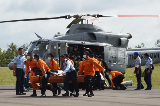 الطفلة لطفية حميد.. اولى ضحايا كارثة طيران آسيا 8501 صورة رقم 14